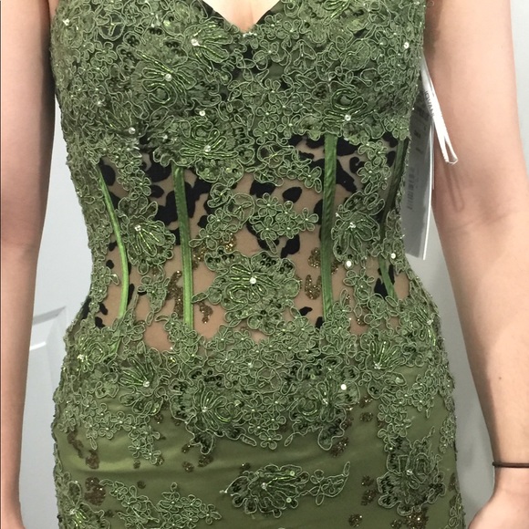 Jovani- size 4 prom dress - Picture 3 of 5